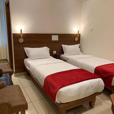 Jesta Residency Hotel Hassan Exterior foto