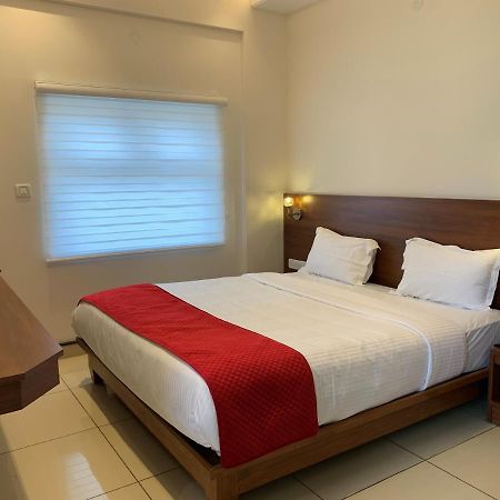 Jesta Residency Hotel Hassan Exterior foto