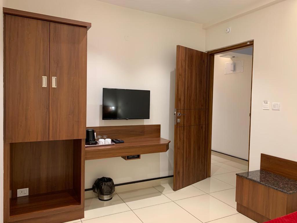 Jesta Residency Hotel Hassan Exterior foto
