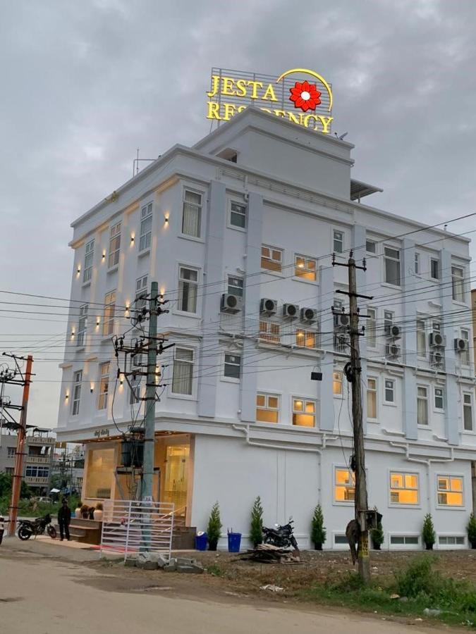 Jesta Residency Hotel Hassan Exterior foto