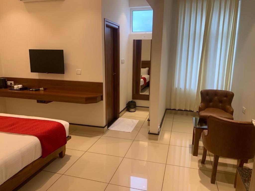 Jesta Residency Hotel Hassan Exterior foto