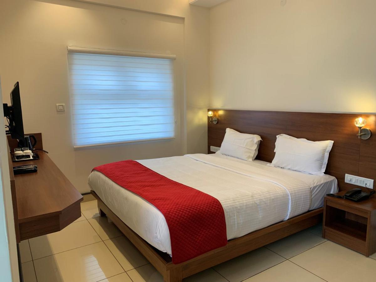 Jesta Residency Hotel Hassan Exterior foto